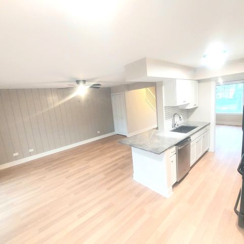 617 Yale Lane 617, Island Lake, IL 60042