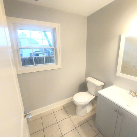 617 Yale Lane 617, Island Lake, IL 60042