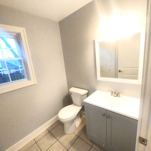 617 Yale Lane 617, Island Lake, IL 60042