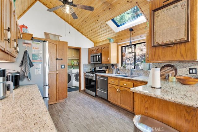 5820 Acorn, Wrightwood, CA 92397