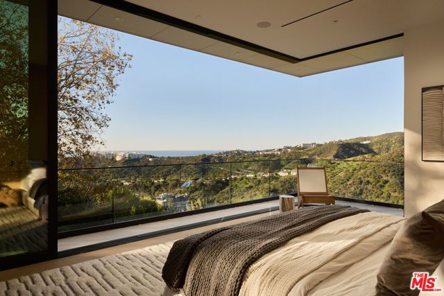 1149 Linda Flora Drive, Los Angeles, CA 90049