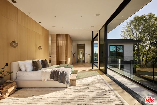 1149 Linda Flora Drive, Los Angeles, CA 90049