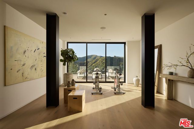 1149 Linda Flora Drive, Los Angeles, CA 90049