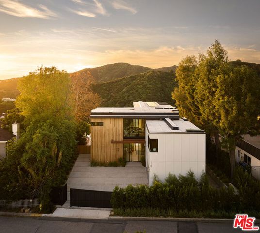 1149 Linda Flora Drive, Los Angeles, CA 90049