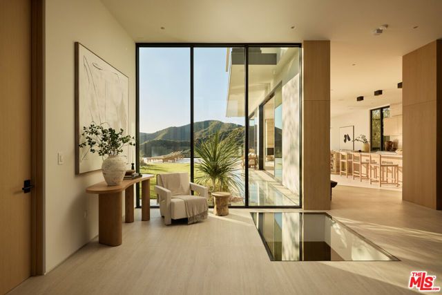 1149 Linda Flora Drive, Los Angeles, CA 90049