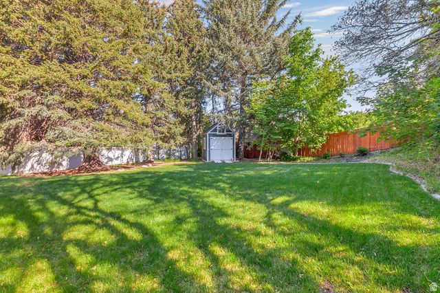 1155 E LAKEVIEW DR, Bountiful, UT 84010