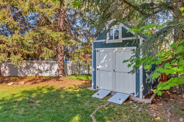 1155 E LAKEVIEW DR, Bountiful, UT 84010
