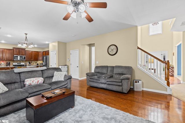 184 Heritage Point Drive, Simpsonville, SC 29681
