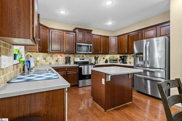 184 Heritage Point Drive, Simpsonville, SC 29681