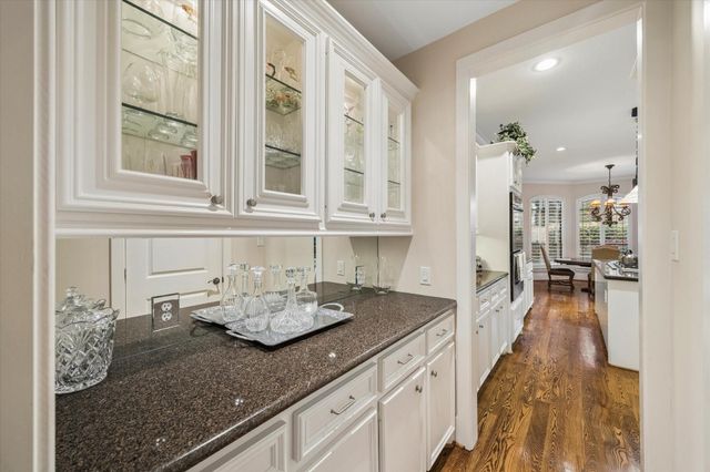 3411 Banbury Place, Houston, TX 77027