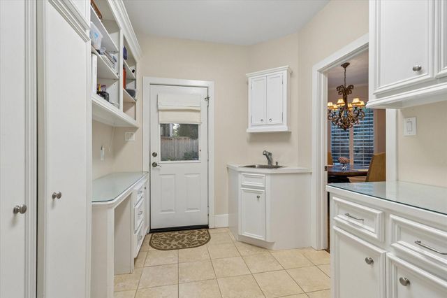 3411 Banbury Place, Houston, TX 77027