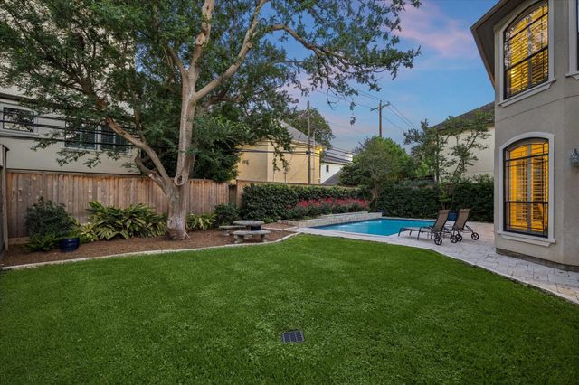 3411 Banbury Place, Houston, TX 77027