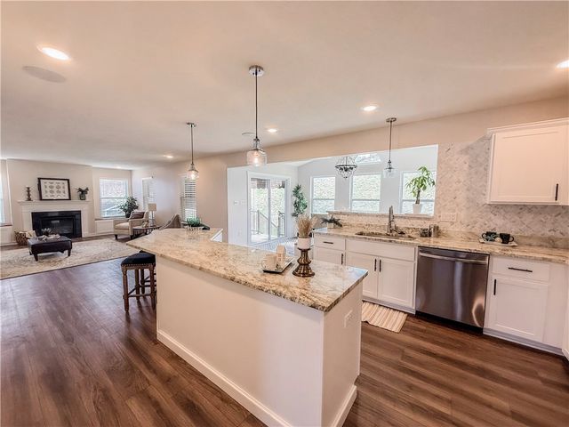 262 Lily Ridge Dr, Canonsburg, PA 15317