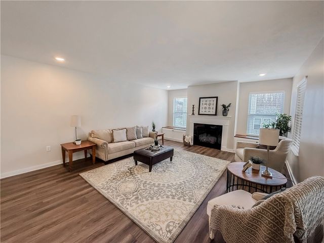 262 Lily Ridge Dr, Canonsburg, PA 15317