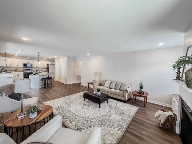 262 Lily Ridge Dr, Canonsburg, PA 15317