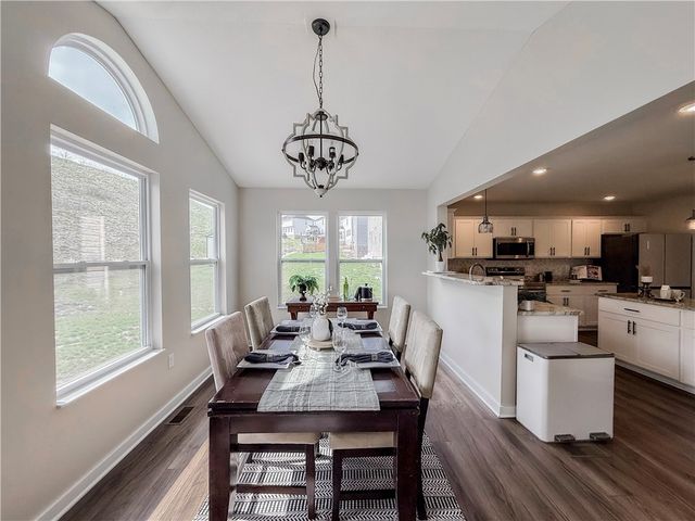 262 Lily Ridge Dr, Canonsburg, PA 15317