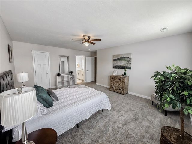 262 Lily Ridge Dr, Canonsburg, PA 15317