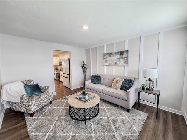 262 Lily Ridge Dr, Canonsburg, PA 15317