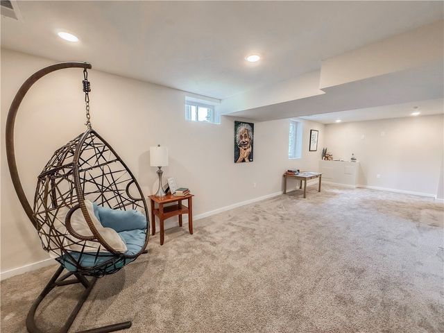 262 Lily Ridge Dr, Canonsburg, PA 15317