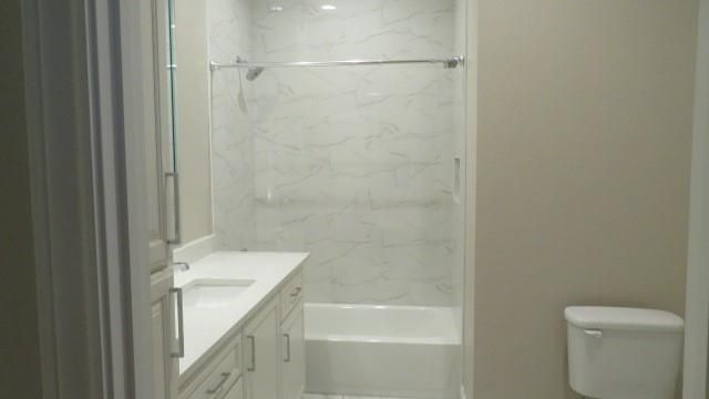 1916 Silver Point Court, Friendswood, TX 77546