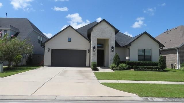 1916 Silver Point Court, Friendswood, TX 77546