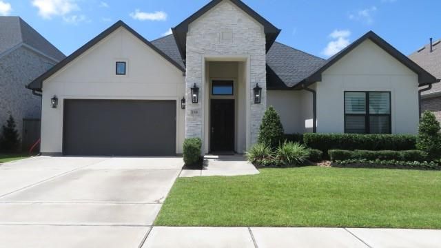 1916 Silver Point Court, Friendswood, TX 77546