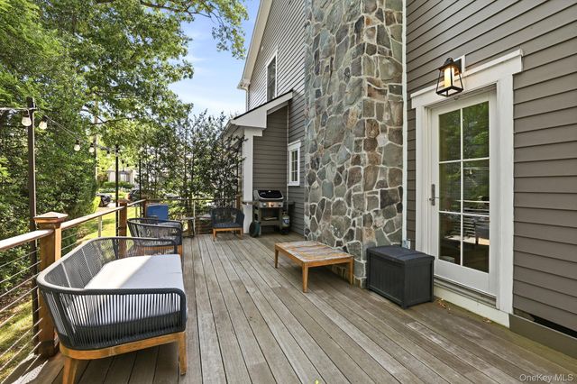 60 Carthage Road, Scarsdale, NY 10583