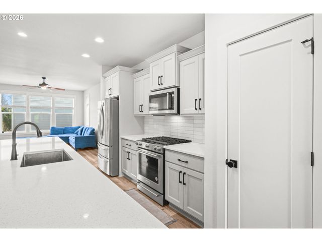 14226 Nw ARCHERY Ln, Portland, OR 97229