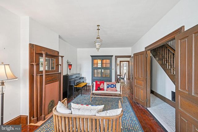 203 W BROAD ST, Burlington, NJ 08016