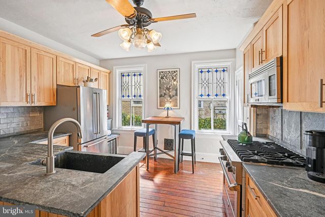 203 W BROAD ST, Burlington, NJ 08016