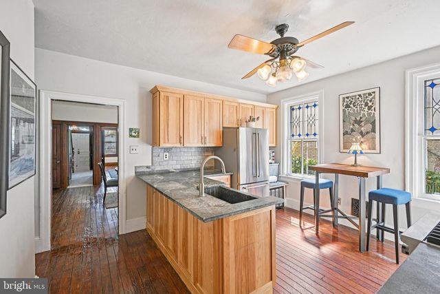 203 W BROAD ST, Burlington, NJ 08016