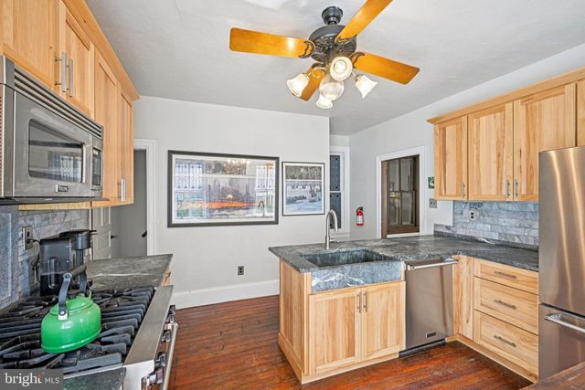 203 W BROAD ST, Burlington, NJ 08016