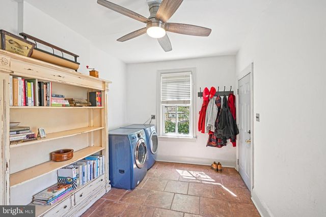 203 W BROAD ST, Burlington, NJ 08016