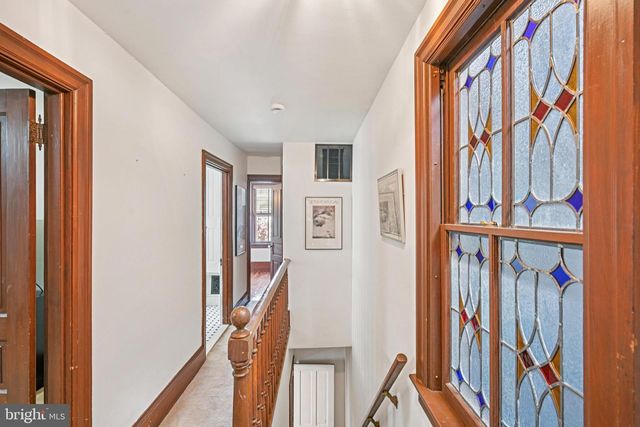 203 W BROAD ST, Burlington, NJ 08016