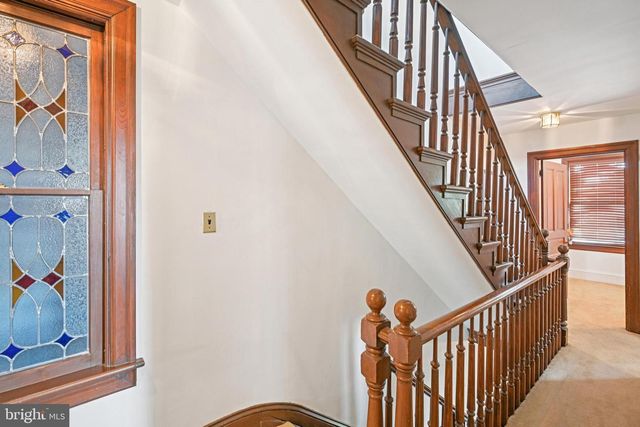 203 W BROAD ST, Burlington, NJ 08016