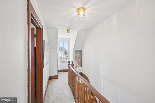 203 W BROAD ST, Burlington, NJ 08016