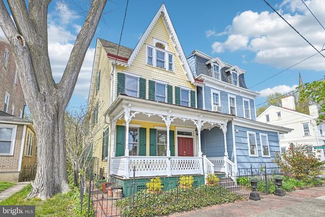 203 W BROAD ST, Burlington, NJ 08016