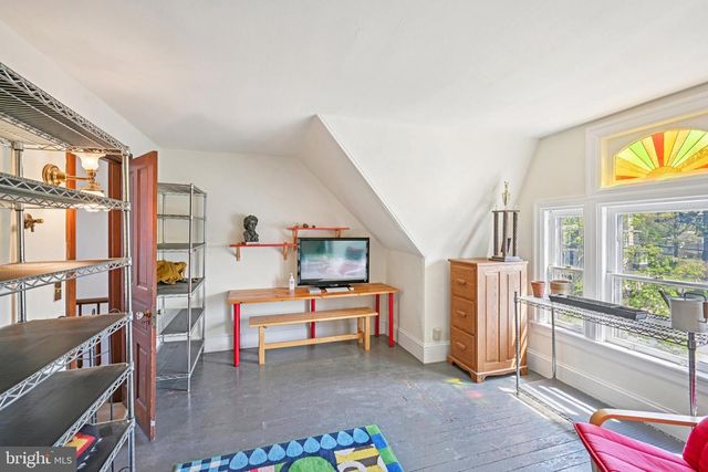 203 W BROAD ST, Burlington, NJ 08016