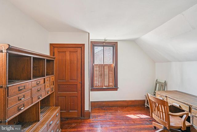 203 W BROAD ST, Burlington, NJ 08016