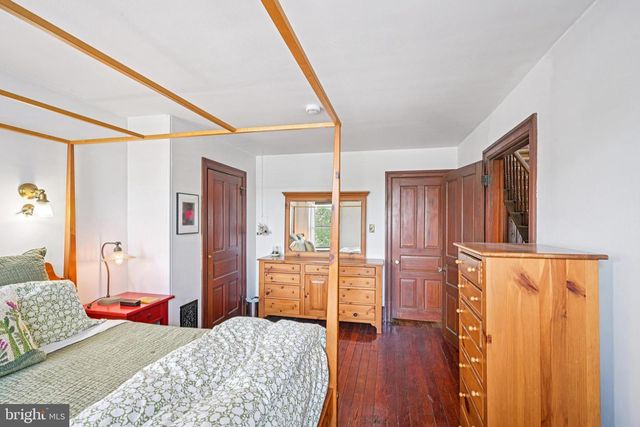 203 W BROAD ST, Burlington, NJ 08016