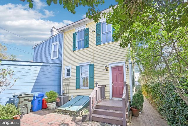 203 W BROAD ST, Burlington, NJ 08016