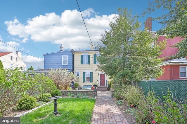 203 W BROAD ST, Burlington, NJ 08016