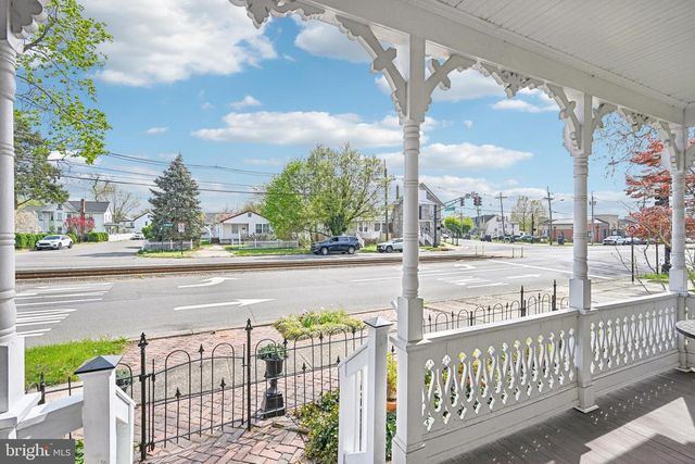 203 W BROAD ST, Burlington, NJ 08016