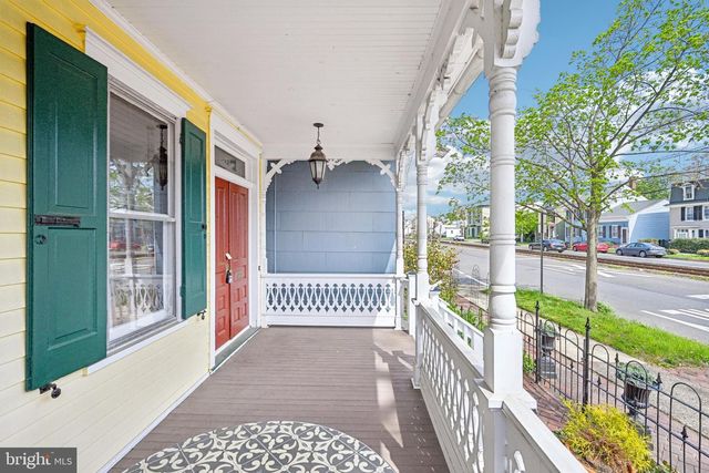 203 W BROAD ST, Burlington, NJ 08016