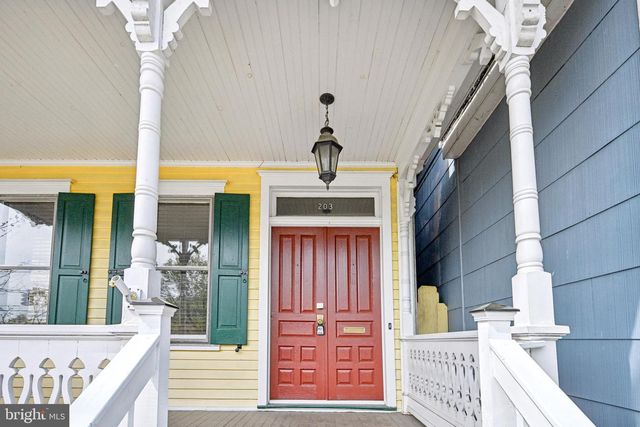 203 W BROAD ST, Burlington, NJ 08016