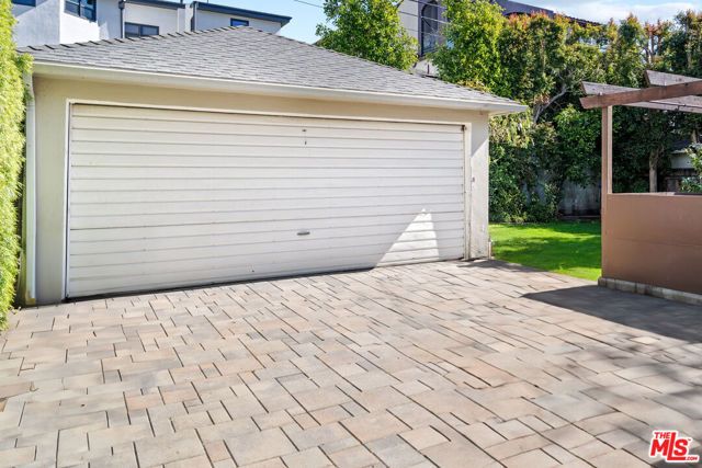 2124 Hillsboro Avenue, Los Angeles, CA 90034