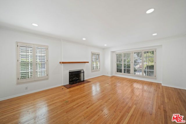 2124 Hillsboro Avenue, Los Angeles, CA 90034