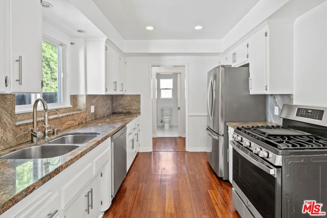 2124 Hillsboro Avenue, Los Angeles, CA 90034