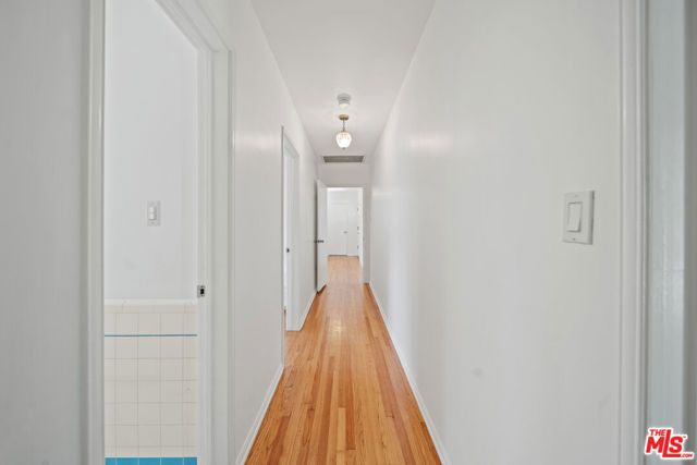 2124 Hillsboro Avenue, Los Angeles, CA 90034