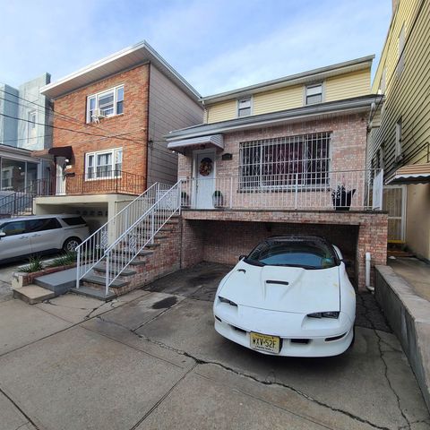 6119 HIGHLAND PL, North Bergen, NJ 07093